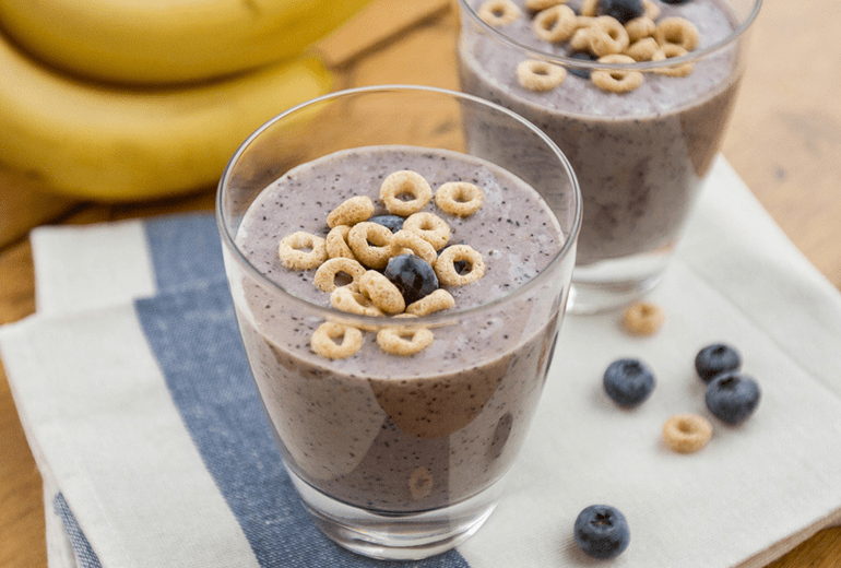 blueberry-banana-cheerios-cereal-smoothies